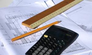 What is an estimate in construction?